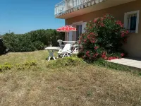 Apartment ideally located facing the sea, on the beach of Tizzano in Southern Corsica