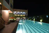 แกรนด์ซุริดูไม - ที่มีสระว่ายน้ำ