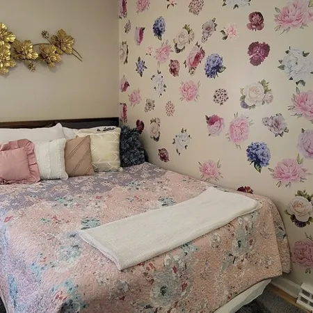 Jade Dragon Guest House - Deerfield, VA. - Hamilton Branch River