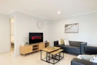 Smart Suites Self Check-in Apartments - 21 Darnley Hotels in Darra