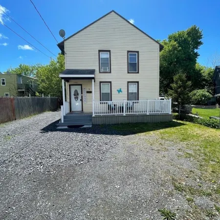 Multiple House 10 People WI-FI Central Utica NY. Отели в г. Ютика