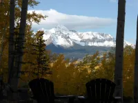 Beautiful private Telluride retreat with amazing views, new hot tub, free WIFI.