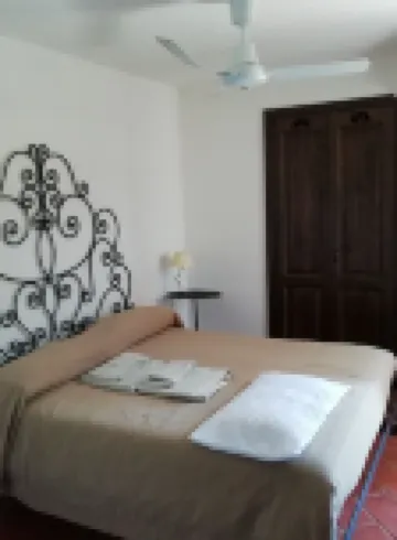 VILLA ONLY 5 METERS FROM THE DIAMOND BEACH (CS)