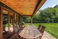 Tranquil Location and perfect family holiday home Fakenham otelleri