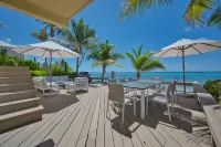Incredible Beach Front Villa with a Pool & Shipwreck Snorkeling!