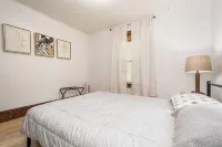 Mountain Serene Views and Creek-side Charm - Pet Friendly