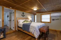 Adorable Lake House near Pates Ford Marina