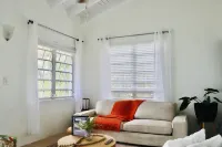 Scenic Island Escape w/ Free SUV, Ocean Views, A/C – Sleeps 5