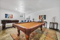 Private pool/Basketball/BBQ/Gameroom/bocce+horseshoe+green space for games