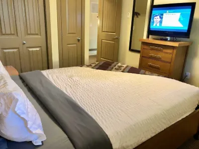 Cozy mountain retreat - Outdoor Hot Tub Access. Hotel a 