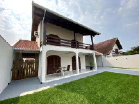 Casa Caiobá! 4 Quartos com Ar-cond., 4 Vagas de Estacionamento, Amplo Quintal! 馬蒂紐斯酒店