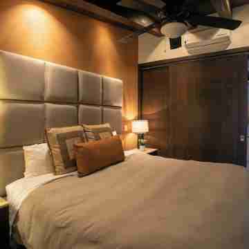 Signature Pinnacle Penthouse on ~ H G T V  HOUSE HUNTERS INTERNATIONAL ~ Rooms