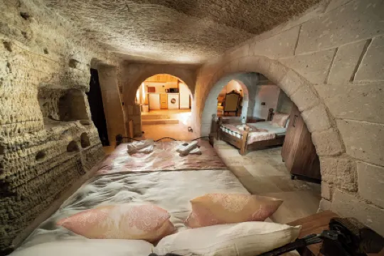 Azalea Terrace Cave Hotel