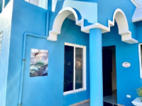 Villa Sirena 4 Bedroom Beach Villa with Private  Pool. Sleeps 8. โรงแรมใน