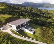 Casa Tres Vistas: Arenal Volcano & Lake Views, Hot Tub, Pool Table, Sleeps 10