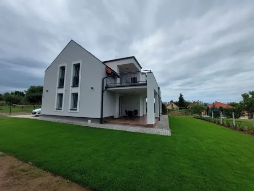 Vitorlás apartman 2 Hotels in Balatonszárszó