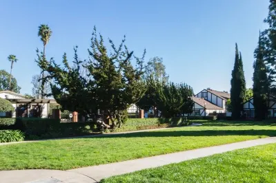 Disneyland Family home near Beach & Walk to zoo. Super central. Cedar Grove Park附近的飯店