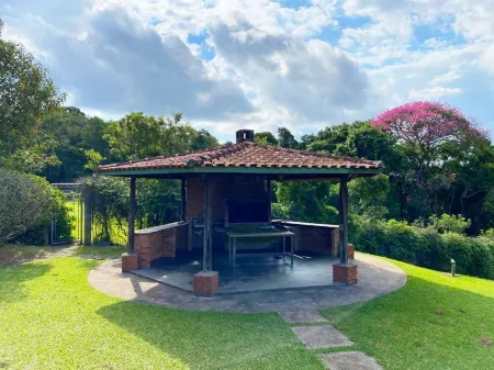 Spacious Country House in Condominium Close to Dam