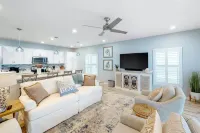 Emerald Escape 4BR/4BA Villa, Beach Club, Lost Key Golf & Beach