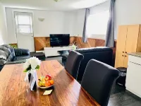 Home Away from Home in Victoria (centrally located) Hotels in Saanich