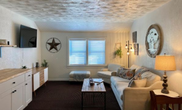 Moose Creek Lodge & Suites