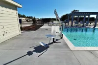 Beacon Quarters by Kees Vacations - Uima-altaat