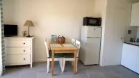 200m from Hossegor beaches, studio overlooking garden