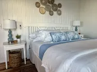 Beachside Escape with Exceptional Views of the Ocean~ Steps To The Beach Hotel a 