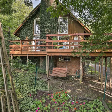 Serene Lodi Escape w/ Deck: Boat, Hike & Sip!