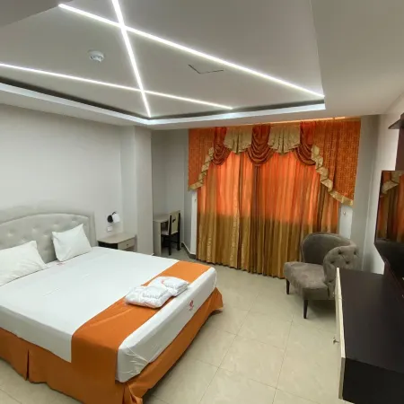Britney Hotel Machala