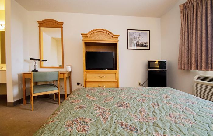 Urbana Inn & Suites