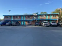Two Rivers Inn - parking