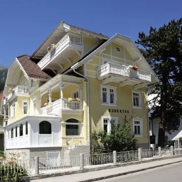 Hotel Garni Hubertus-Nostalgie & Charme