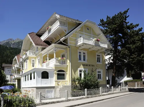 Hotel Garni Hubertus-Nostalgie & Charme Hotels in Mieders