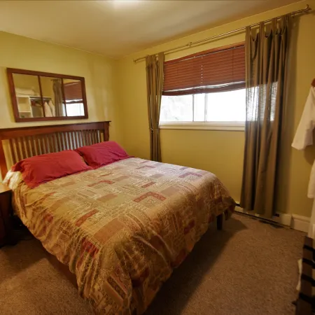Auberge Kicking Horse Guest House