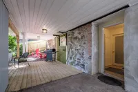 The Elizabeth Manor Guesthouse Hotels in St. John's