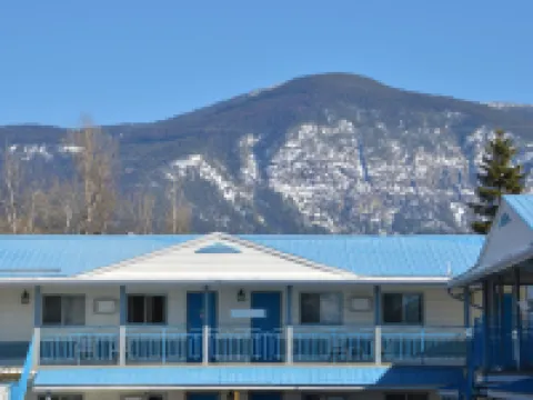 Skimmerhorn Inn Hotels in Central Kootenay