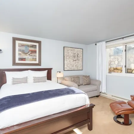 Riverside Dream! Quiet Spot w Deck, 5 Min Walk to Gondola & Main St, Condo