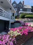 Sands of Time Motor Inn & Harbor House - Motels