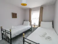 Mermaid House Hotels in Portland