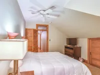 Historic Home w/ Yard in the Heart of Reading! Hotels in Reading
