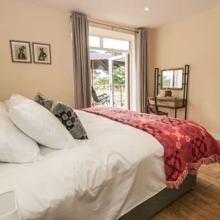 Rhianwen, Plas Moelfre Hall Barns Hotels in Oswestry
