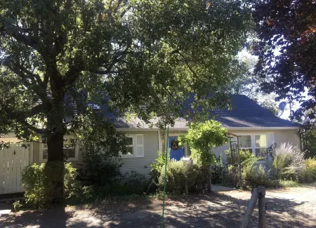 Glen Morey Country House B & B Inn Отели рядом с достопримечательностью «Эль-Дорадо Фэр & Эвент Сентер»