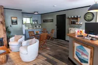 Townsend River Breeze Inn Hotels in Townsend