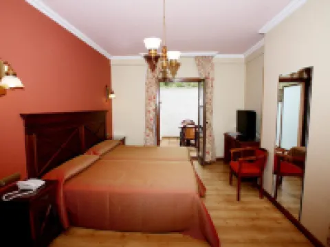 Imperion Hotels in Parres