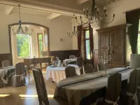 Château de Tout y Fault Hôtels à : Loriges
