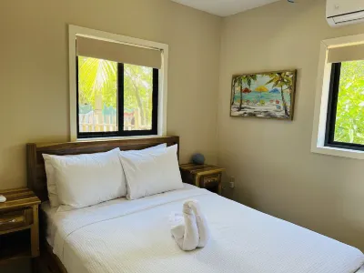 The Flying Toucan Hotel a 