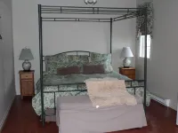 Dominion Hotel Hotels in Haliburton County