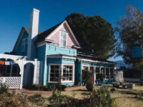 The Hostel California Hotels in Bishop