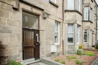 Bonhill Getaway Hotels near Dumbarton Castle